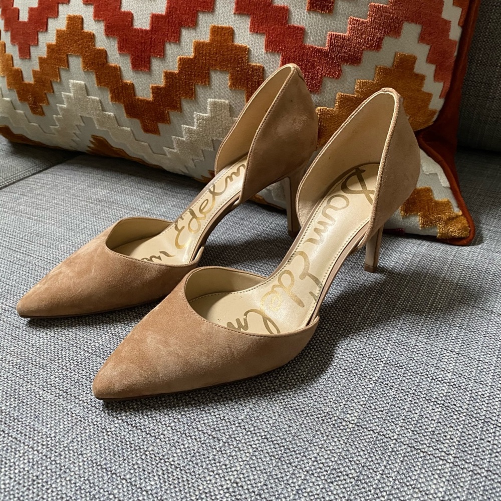 Sam Edelman nude suede pumps